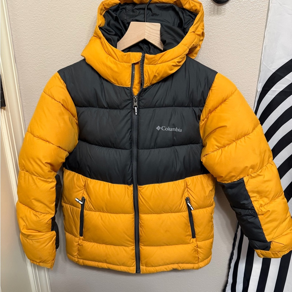 Columbia Hooded Quilted Jacket in Yellow & Gray